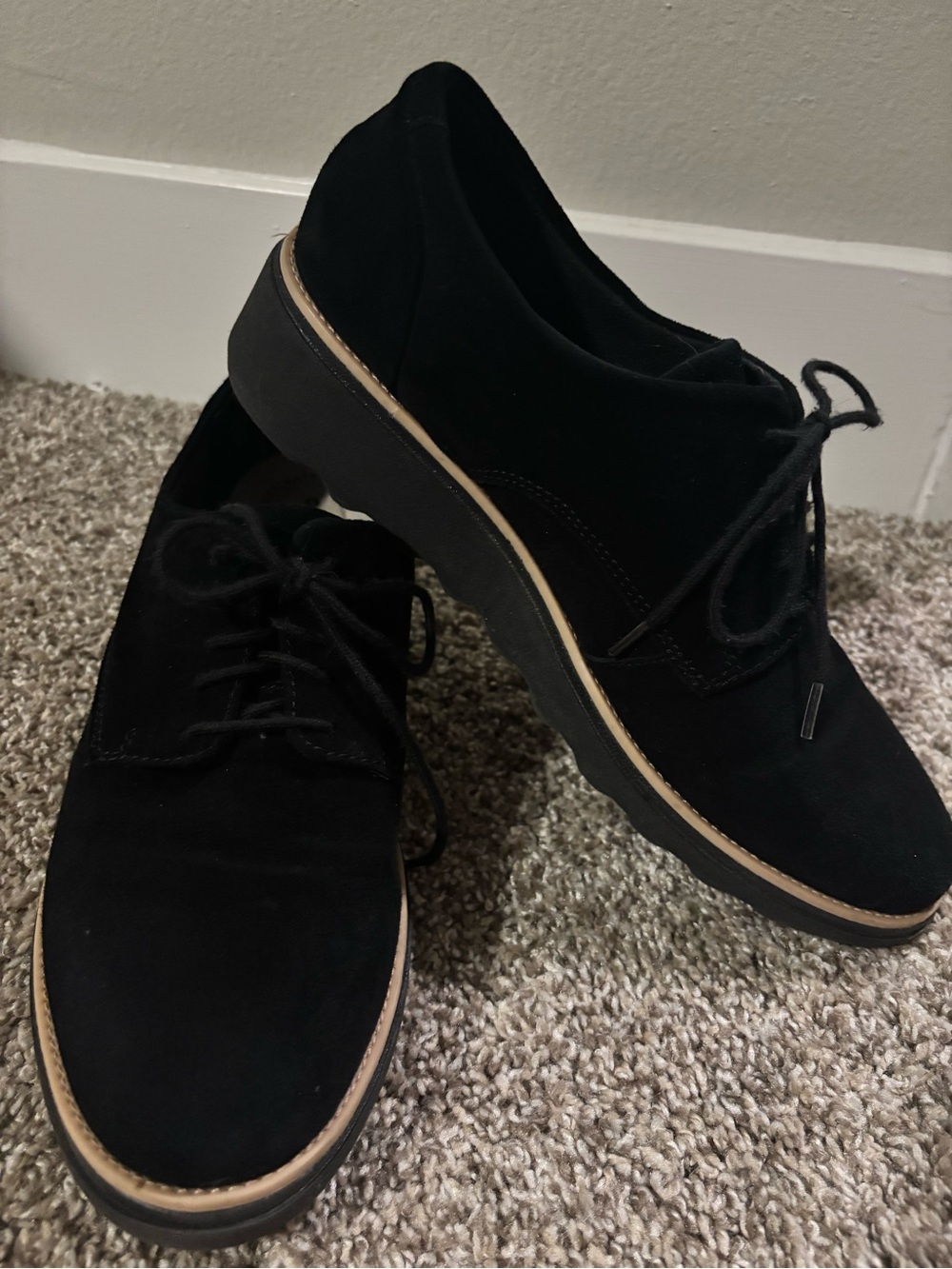 Women’s suede lace tie oxfords